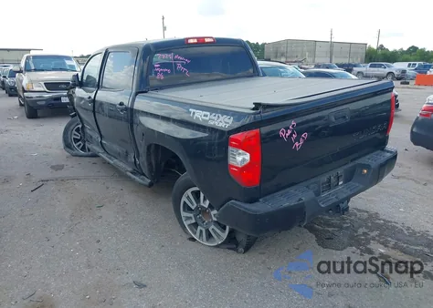 2018 Toyota Tundra Sr5 5.7L V8 z USA, uszkodzony, nr VIN 5TFDW5F12JX720521